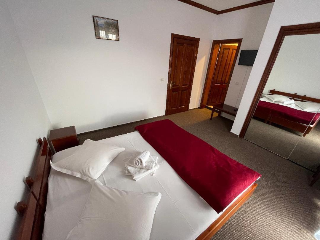 Cabana Izvoarele Doftanei Traisteni Bagian luar foto