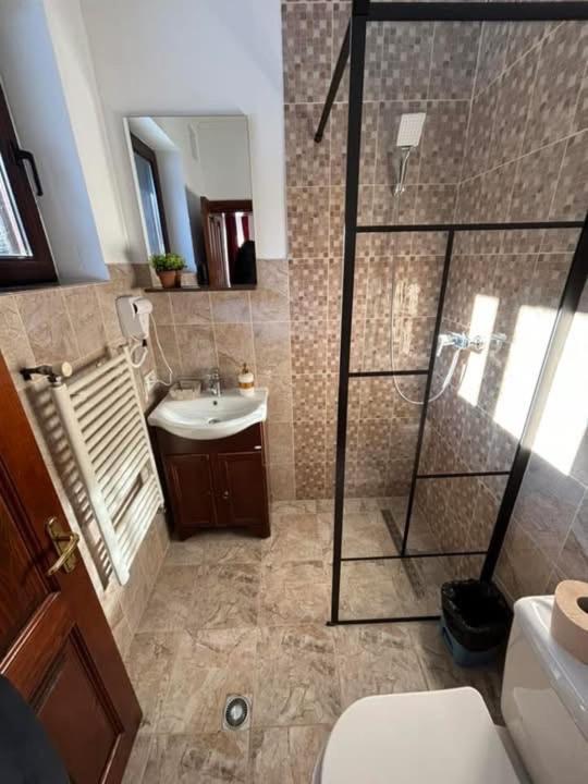 Cabana Izvoarele Doftanei Traisteni Bagian luar foto