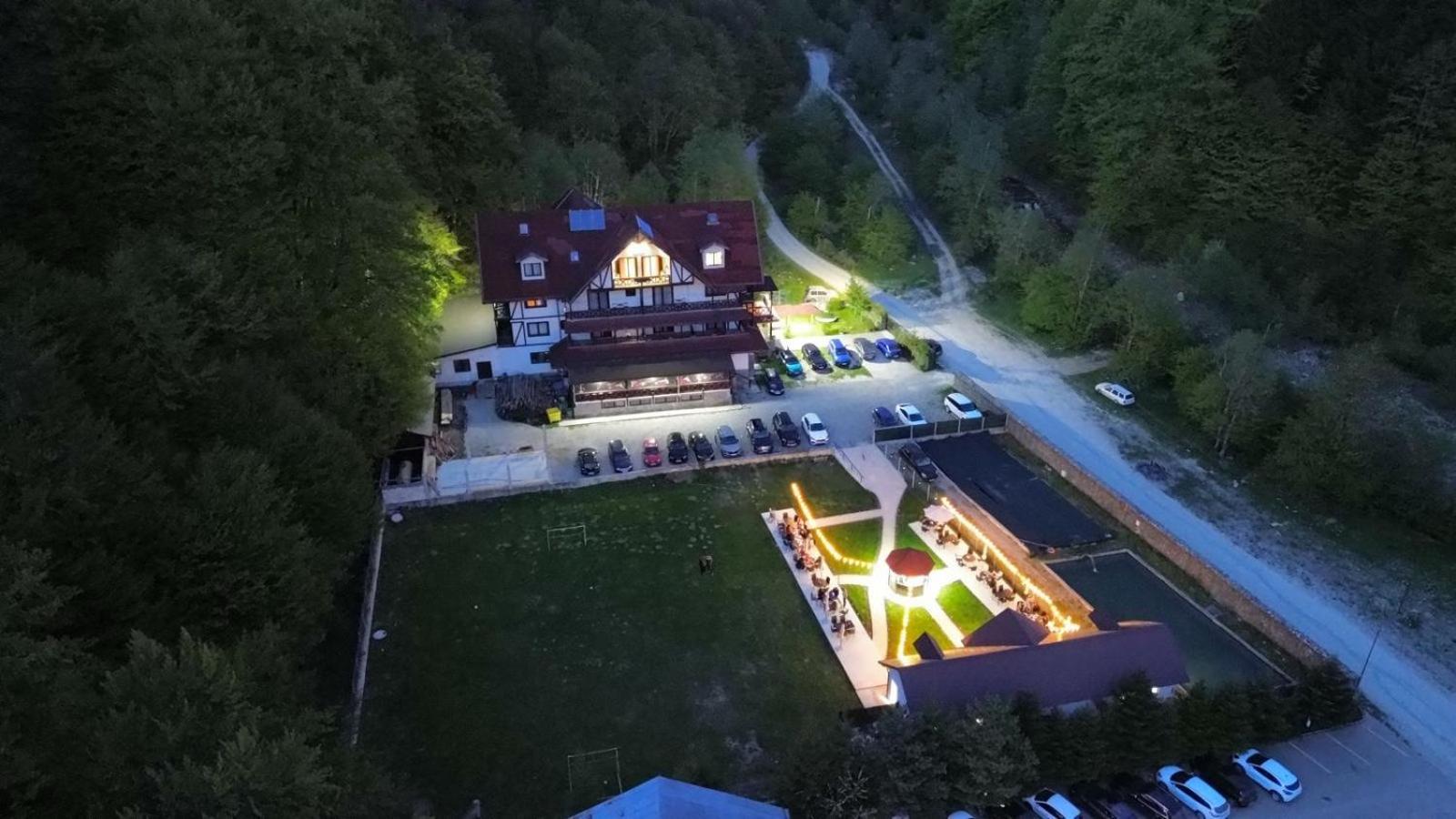 Cabana Izvoarele Doftanei Traisteni Bagian luar foto